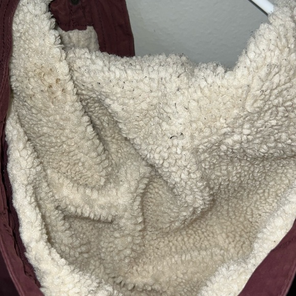 American Eagle Outfitters winter coat. Size medium in burgundy. - Picture 6 of 7